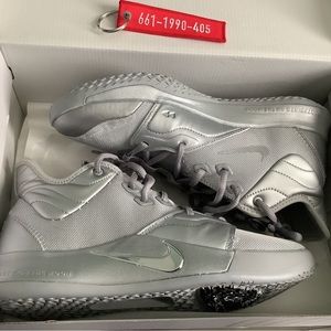 PG 3 NASA shoes size 8, NIKE, NEW